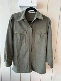 Armygræn overshirt M/L