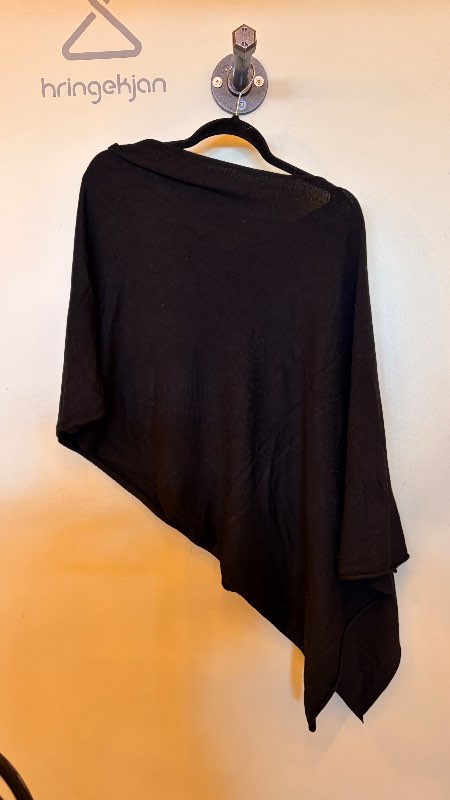 Svart poncho sjal