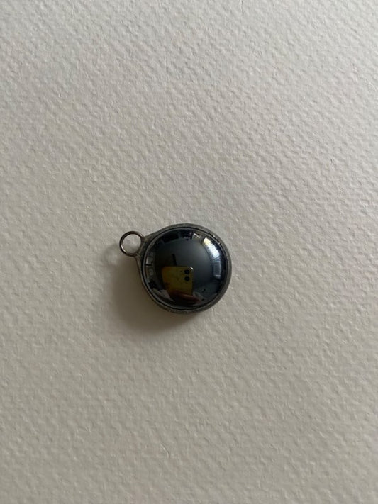 Pendant black glass