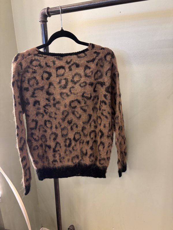 Leopard peysa