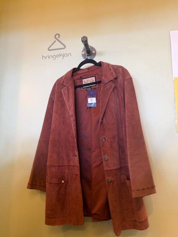 Street Wear rústrauður rússkinsjakki