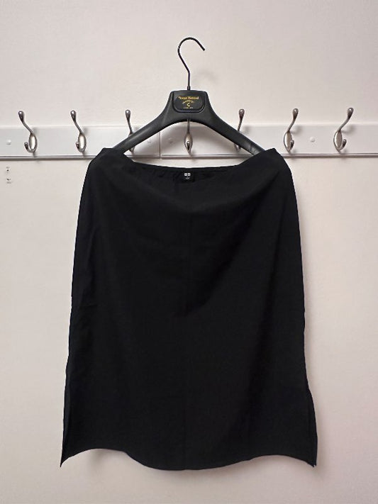 Uniqlo svart stutt pils