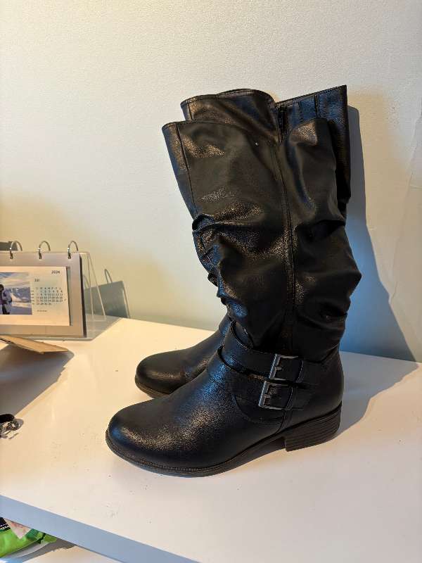 Baretraps svört gervileður stígvél