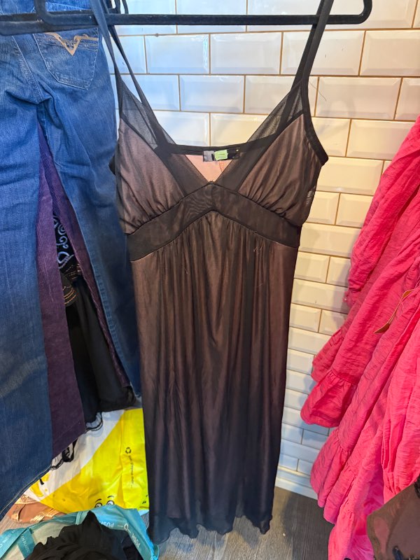 Mesh svartur & bleikur kjóll