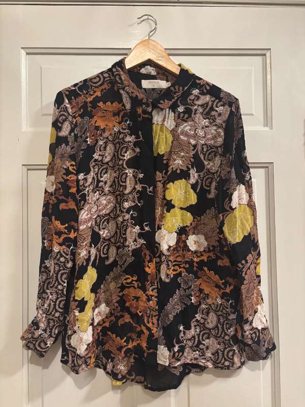 Cream skræpótt skyrta