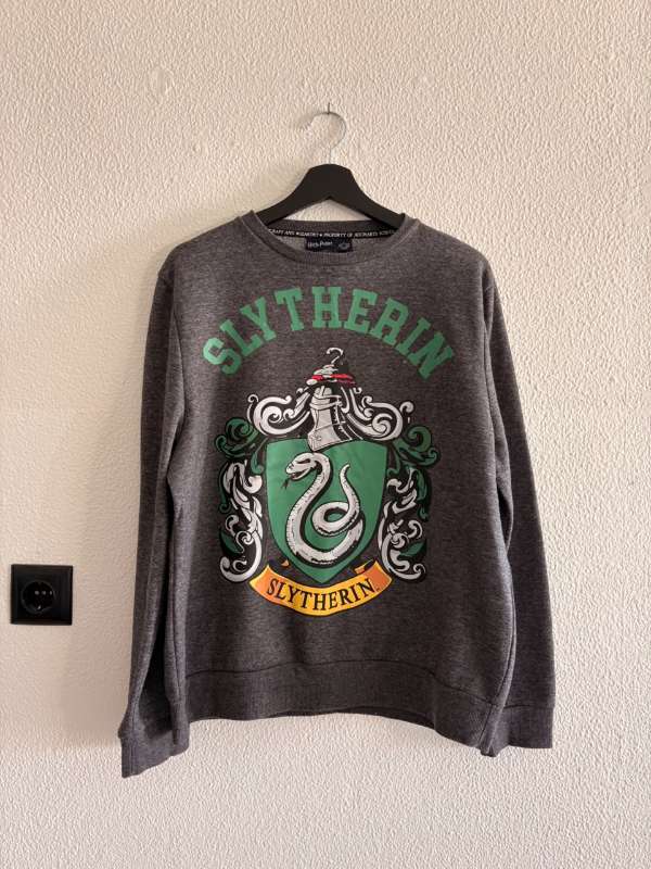 Grá Harry Potter Slytherin peysa