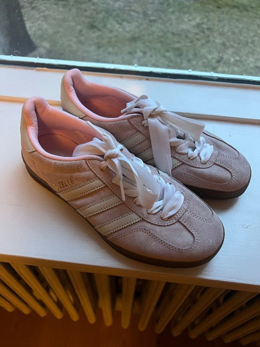 Adidas skór bleikir