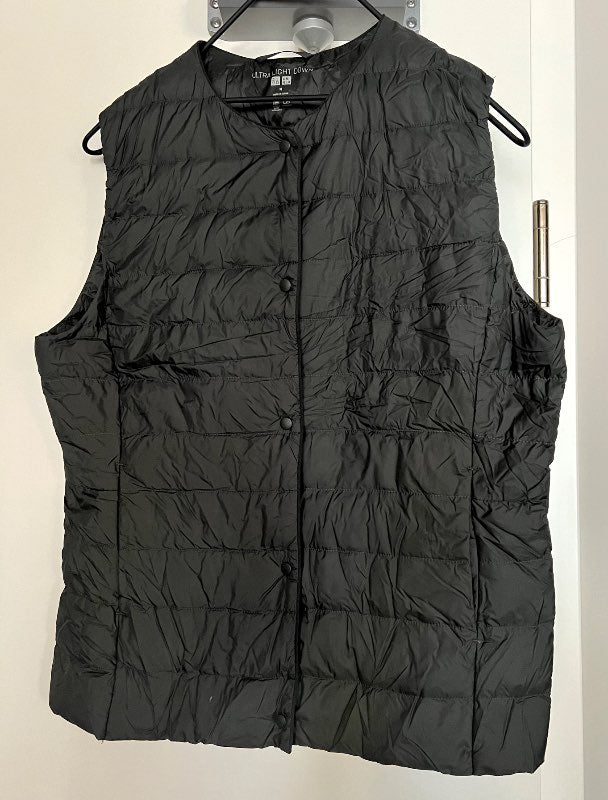 Uniqlo Ultra Light Down Compact Vest (dark green)