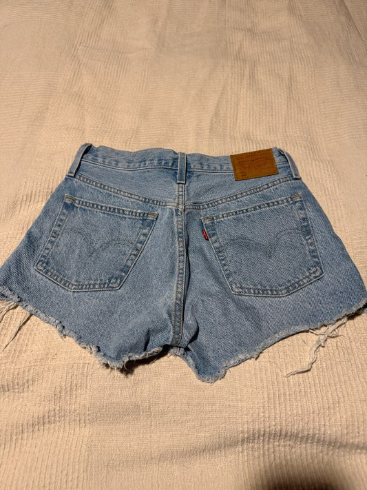 Levis stuttbuxur
