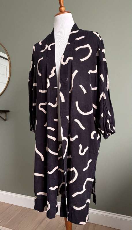 Madewell svartur kimono með ljósu mynstri