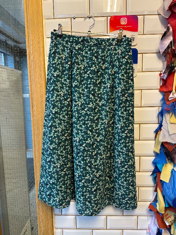 Blómapils Uniqlo