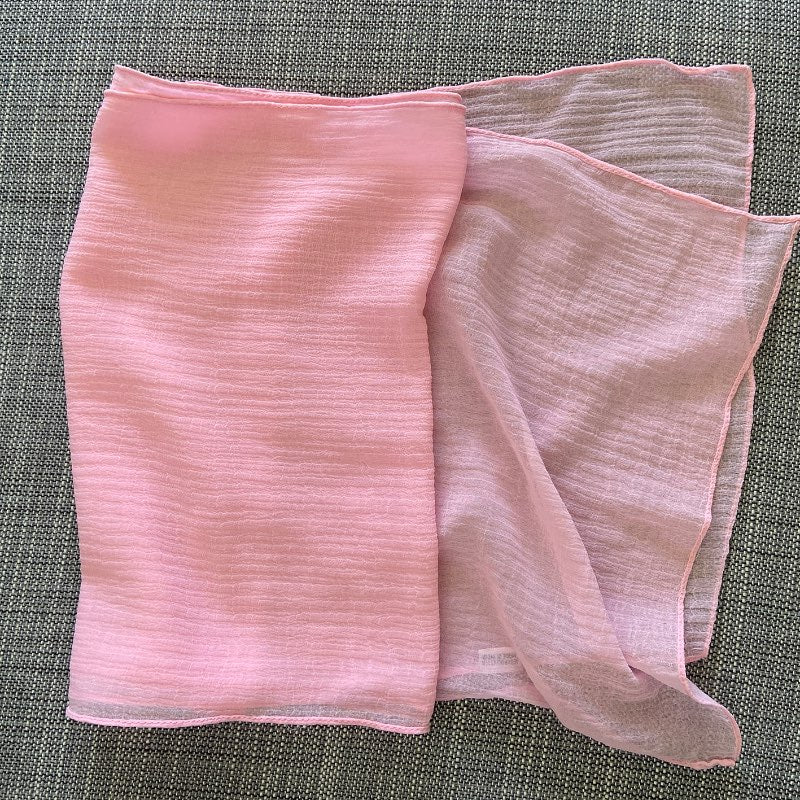 Bleikur chiffon klútur