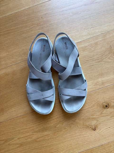 Ecco sandalar