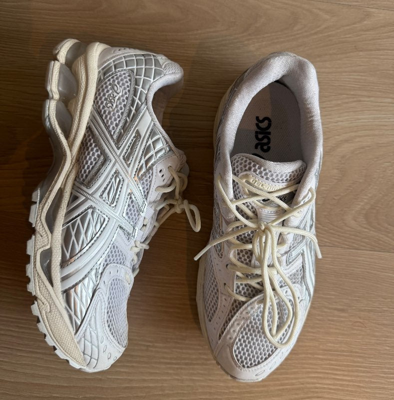 ASICS 10.1 Nimbus skór