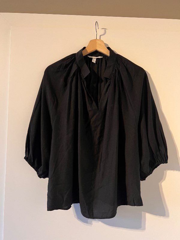 H&M blússa svört