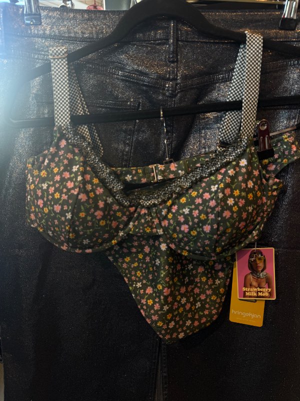 STRAWBERRY MILK MOB bikini (ónotað)