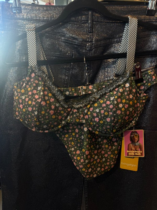 STRAWBERRY MILK MOB bikini (ónotað)