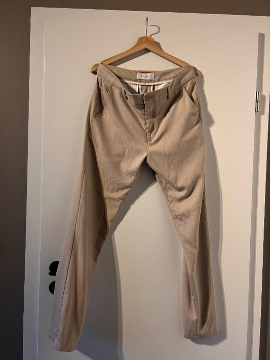 Les deux buxur beige