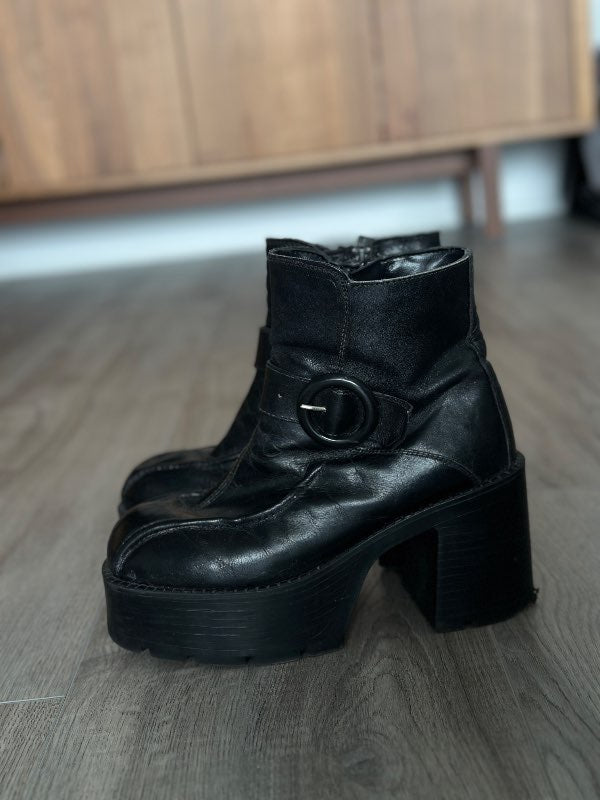 90s/grunge leður boots