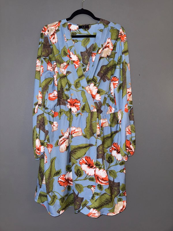 Blár stuttur kjóll