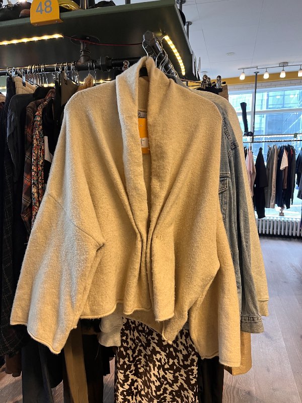 K - ljós ullarpeysa