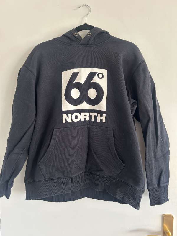 66N hettupeysa