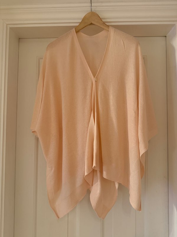 Uniqlo herðasjal laxableikt