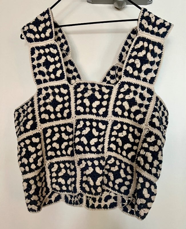 Crochet tank top (ecru/navy)