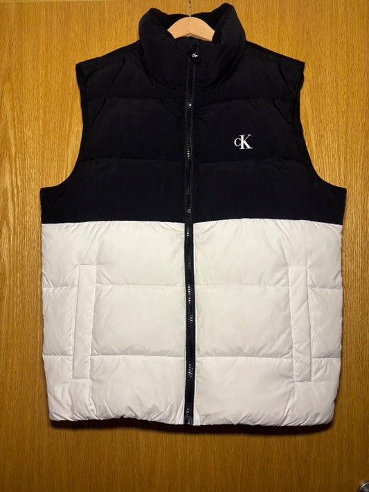 Calvin Klein vesti