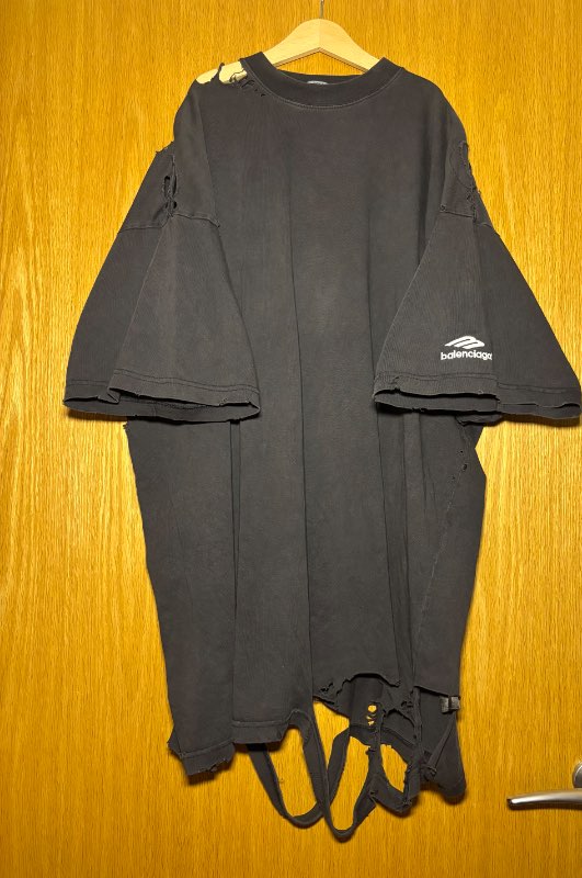 Balenciaga t