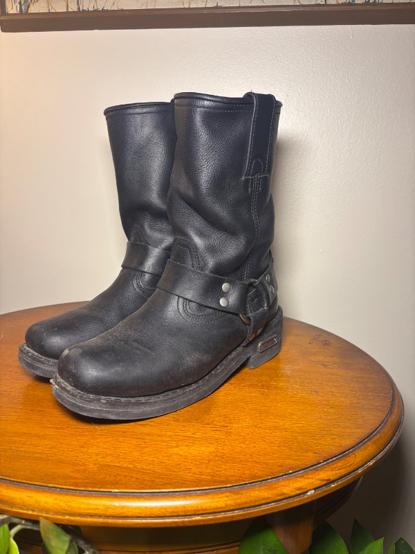 Biker boots