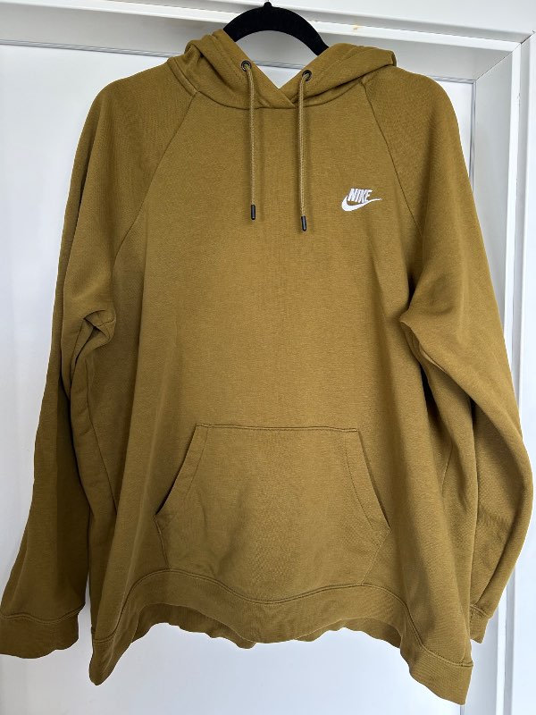 Nike hettupeysa græn