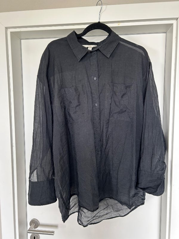H&M svört skyrta