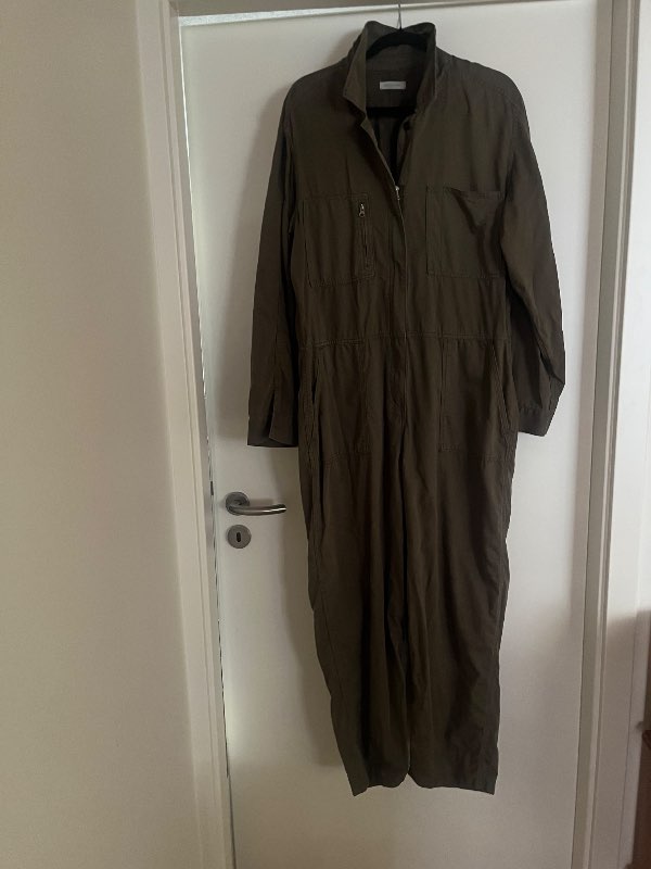 OUTER<NOWN Owerall