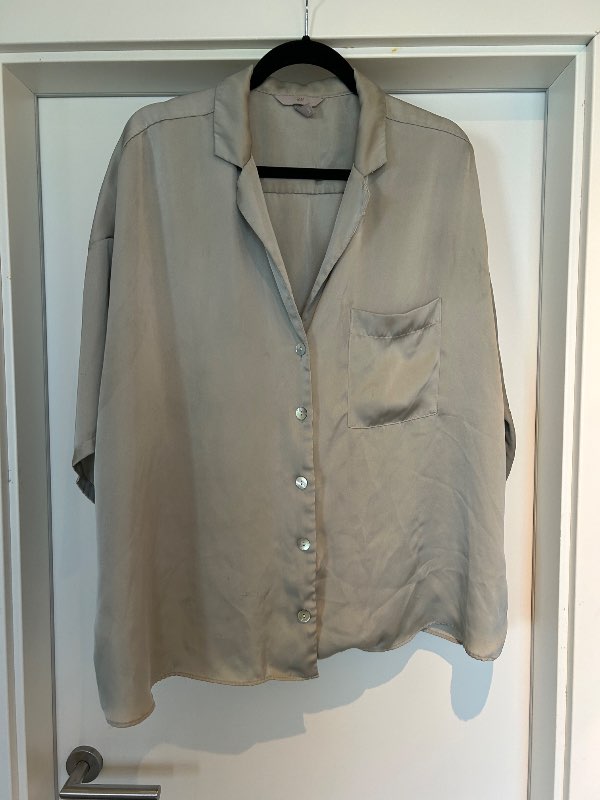 H&M stutterma silkiskyrta