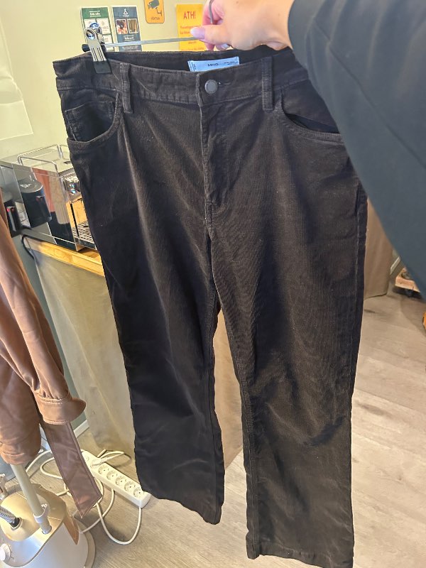 brúnar buxur mango