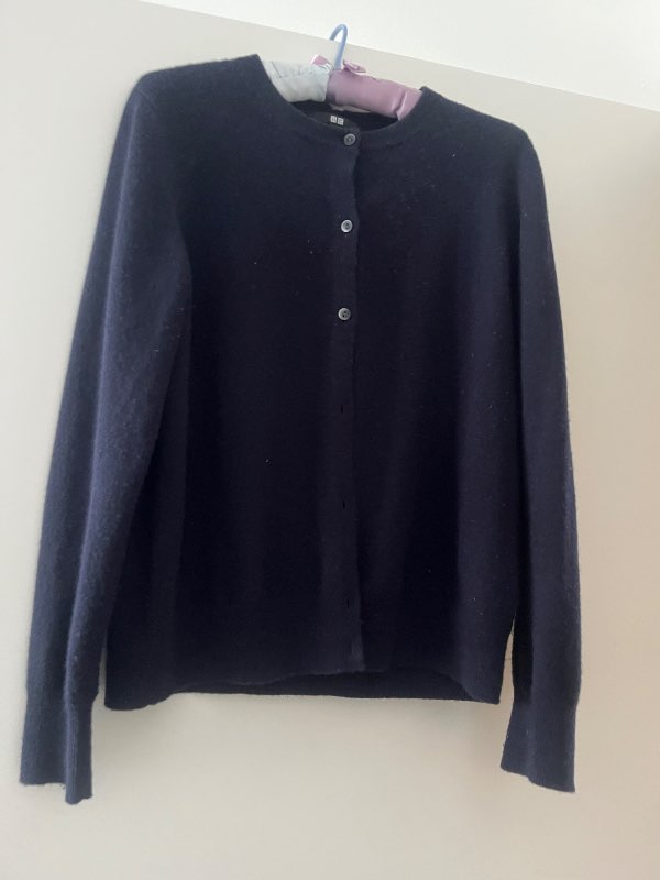 Uniqlo hneppt peysa