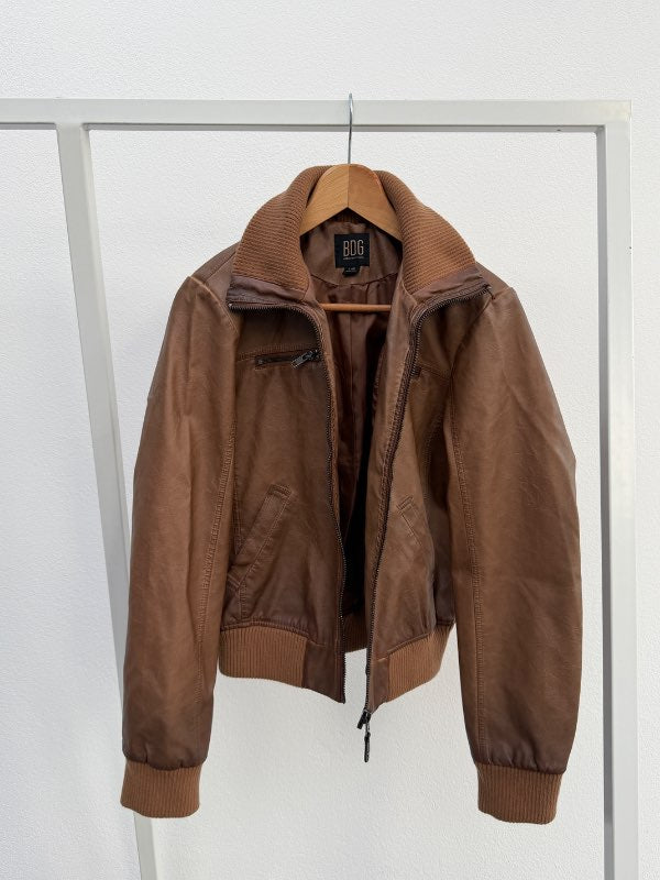 Brúnn bomber jakki