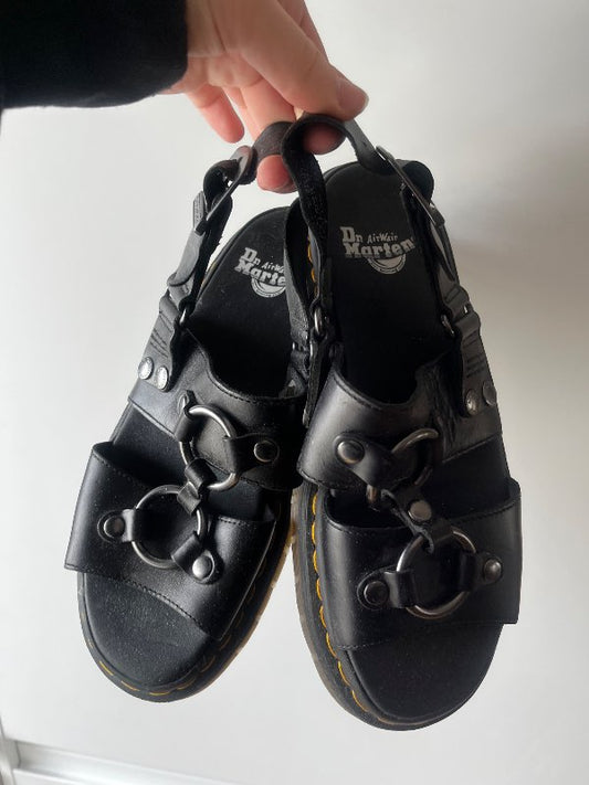 Dr Martens sandalar