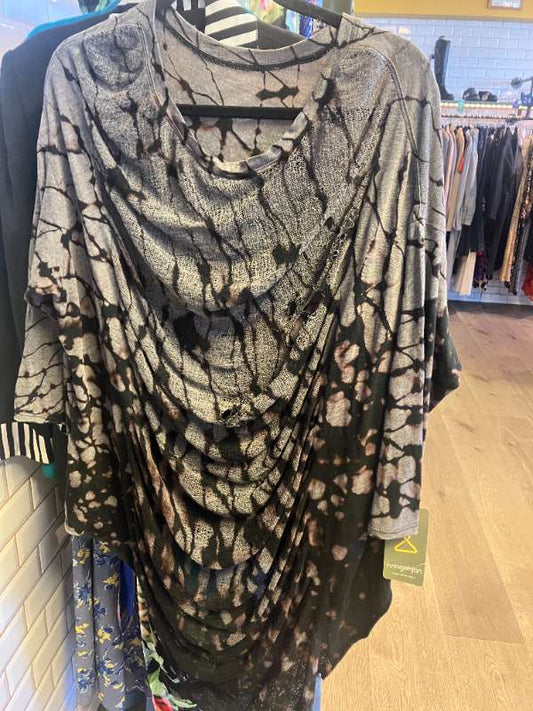 Raquel Allegra toppur