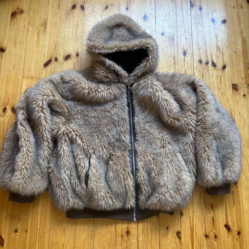 Urban Outfitters loðjakki