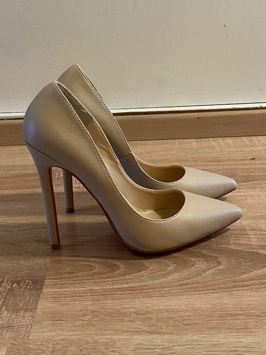 Beige heels