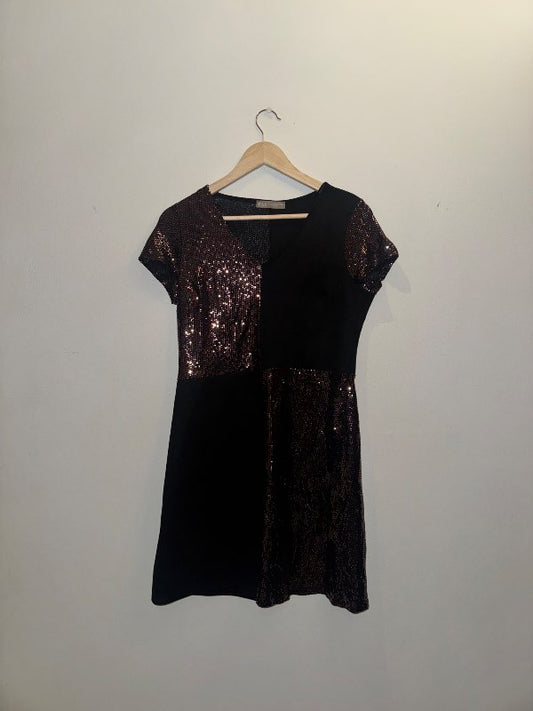 Kjóll með pallíettum