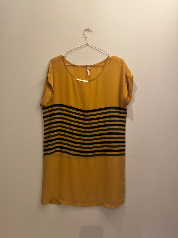 Gulur bolur með röndum