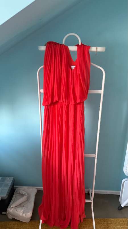 red dress