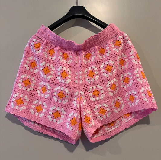 ONLY bleikar macrame stuttbuxur m blómum