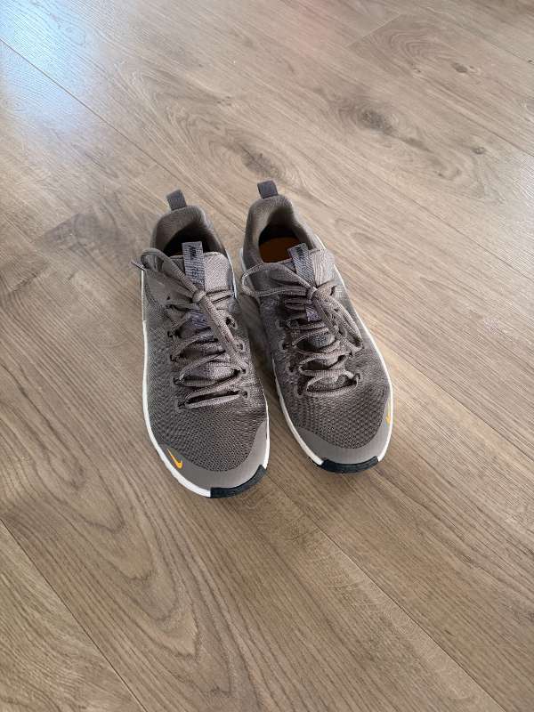 Brúnir Nike Free æfinga skór
