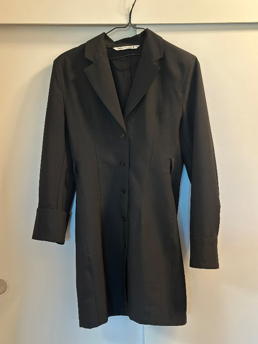 Síður Zara blazer med axlapúðum