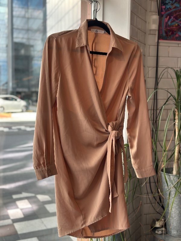 Beige kjoll -