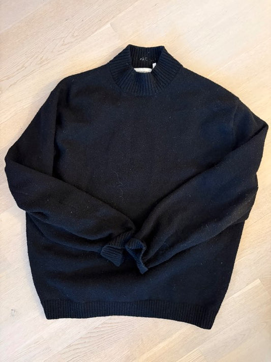 Weekday svört peysa